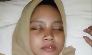 Indonesian cewek jilbab dientot fidelity 1 480p